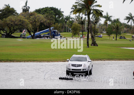 10 mars 2011 - Miami, Floride, États-Unis d'Amérique - de fortes pluies a causé des dommages importants à la WGC Cadillac Championship at Doral Resort et Spa à Miami, (Image Crédit : © Brad Barr/ZUMAPRESS.com) Southcreek/mondial Banque D'Images