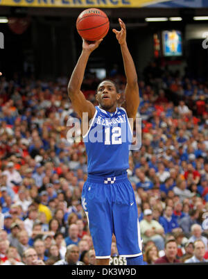 Mar. 12, 2011 - Atlanta, GA, USA - Kentucky Wildcats guard Brandon Knight (12) mis en trois de ses 12 points dans le Kentucky a battu Alabama 72-58 le Samedi, Mars 12, 2011, à Atlanta, GA. Photo par Mark Cornelison | Personnel. (Crédit Image : © Lexington Herald-Leader/ZUMAPRESS.com) Banque D'Images