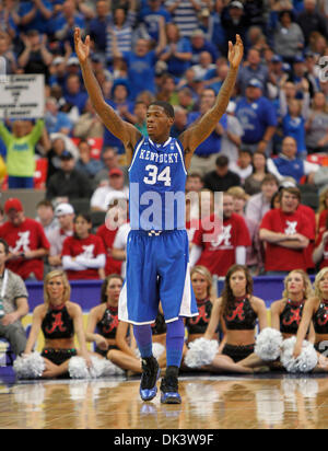 Mar. 12, 2011 - Atlanta, GA, USA - Kentucky Wildcats guard DeAndre Liggins (34) a demandé instamment à la foule, au Kentucky Kentucky Kentucky 72-58 défait le Samedi, Mars 12, 2011, à Atlanta, GA. Photo par Mark Cornelison | Personnel. (Crédit Image : © Lexington Herald-Leader/ZUMAPRESS.com) Banque D'Images