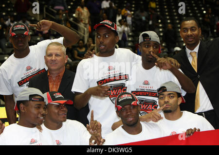 12 mars 2011 - Garland, Texas, United States of America - Alabama State Hornets gagner le match de championnat du club entre l'Alabama State Hornets et la Grambling State Tigers au centre d'événements spéciaux à Garland, au Texas. Alabama State Hornets vaincre l'État Grambling Tigers 65 à 48 (Crédit Image : © Dan Wozniak/ZUMAPRESS.com) Southcreek/mondial Banque D'Images