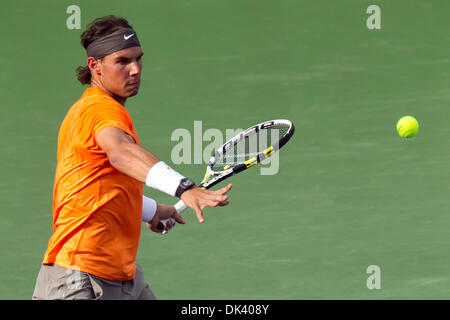 Mar. 14, 2011 - Indian Wells, Californie, États-Unis - Rafael Nadal (ESP) en action au cours de la troisième série de match du BNP Paribas Open 2011 tenue à l'Indian Wells Tennis Garden à Indian Wells, en Californie. Nadal a gagné avec un score de 6-3, 6-1 (Image Crédit : © Gerry Maceda/ZUMAPRESS.com) Southcreek/mondial Banque D'Images