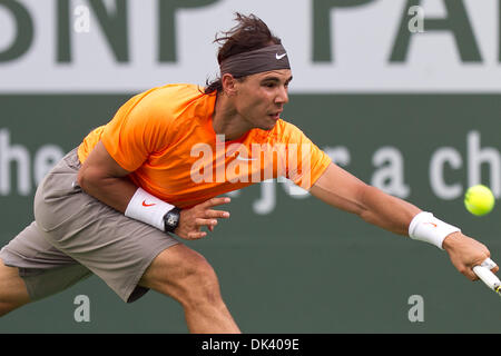 Mar. 14, 2011 - Indian Wells, Californie, États-Unis - Rafael Nadal (ESP) en action au cours de la troisième série de match du BNP Paribas Open 2011 tenue à l'Indian Wells Tennis Garden à Indian Wells, en Californie. Nadal a gagné avec un score de 6-3, 6-1 (Image Crédit : © Gerry Maceda/ZUMAPRESS.com) Southcreek/mondial Banque D'Images