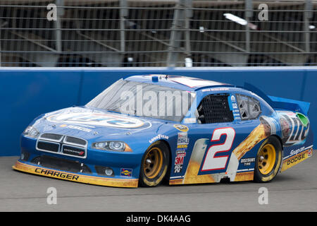 27 mars 2011 - Fontana, Californie, États-Unis - Brad Keselowski conducteur de la # 2 Miller Lite Dodge au cours de la NASCAR Sprint Cup Series Auto Club 400 à Auto Club Speedway. Keselowski a terminé en 26e place. (Crédit Image : © Brandon Parry/global/ZUMAPRESS.com) Southcreek Banque D'Images