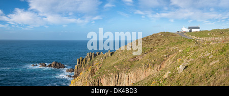 Les falaises de Lands End en Cornouailles, la plus occidentale de l'Angleterre Banque D'Images