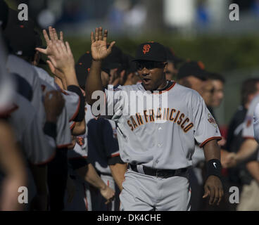 31 mars 2011 - Los Angeles, Californie, USA - Miguel Tejada shortstop géants est introduite avant le jeudi soir, jour d'ouverture d'un match de baseball entre les Giants de San Francisco et Los Angeles Dodgers au Dodger Stadium à Los Angeles, Californie le 31 mars 2011 (Crédit Image : © Sacramento Bee/ZUMAPRESS.com) Banque D'Images