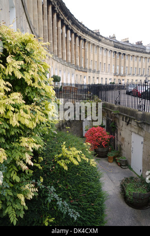 Architecture géorgienne du XVIIIe siècle du Royal Crescent, ville de Bath, Somerset, Angleterre. Un site classé au patrimoine mondial de l'UNESCO Banque D'Images