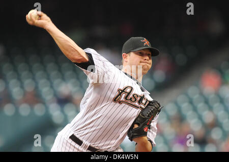 14 avril 2011 - Houston, Texas, États-Unis - Houston Astros Pitcher Bud Norris (20) dans la première manche. Les Astros de Houston battre les San Diego Padres 1-0 au Minute Maid Park de Houston, TX. (Crédit Image : © Luis Leyva/ZUMAPRESS.com) Southcreek/mondial Banque D'Images