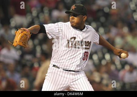 14 avril 2011 - Houston, Texas, États-Unis - Houston Astros Pitcher Fernando Abad (58) viennent de lancer en relief. Les Astros de Houston battre les San Diego Padres 1-0 au Minute Maid Park de Houston, TX. (Crédit Image : © Luis Leyva/ZUMAPRESS.com) Southcreek/mondial Banque D'Images