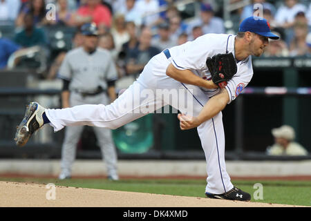 1 juillet 2011 - Flushing, New York, États-Unis - New York Mets le lanceur partant Jonathon Niese (49) emplacements pendant la première manche contre les Yankees de New York au Citi Field. (Crédit Image : © Debby Wong/ZUMAPRESS.com) Southcreek/mondial Banque D'Images