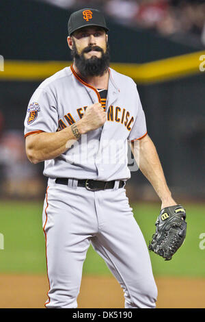 16 avril 2011 - Phoenix, Arizona, États-Unis - San Francisco plus près Brian Wilson (38) réagit à la fin de la neuvième manche d'un match contre les Diamondbacks de l'Arizona. Les Géants défait les Diamondbacks 5-3 dans le deuxième d'une série de jeux de trois à Chase Field. (Crédit Image : © Chris Pondy/global/ZUMAPRESS.com) Southcreek Banque D'Images