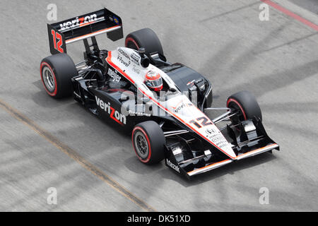 17 avril 2011 - Long Beach, Californie, États-Unis - volonté conducteur de la # 12 Verizon équipe Penske Dallara Honda lors de la course IndyCar Series 37e assemblée annuelle du Grand Prix de Toyota de Long Beach. (Crédit Image : © Brandon Parry/global/ZUMAPRESS.com) Southcreek Banque D'Images