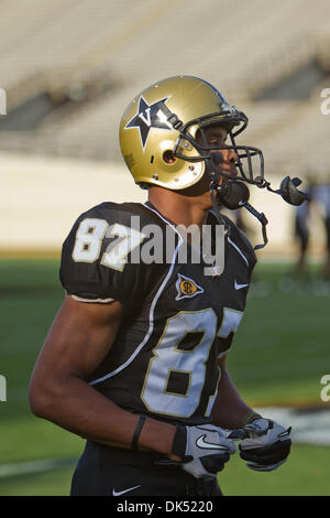 17 avril 2011 - Nashville, Tennessee, États-Unis - Le Commodore Vanderbilt receveur Jordan Matthews (87) au stade de Vanderbilt à Nashville, TN (crédit Image : © Allan Wagner/ZUMAPRESS.com) Southcreek/mondial Banque D'Images