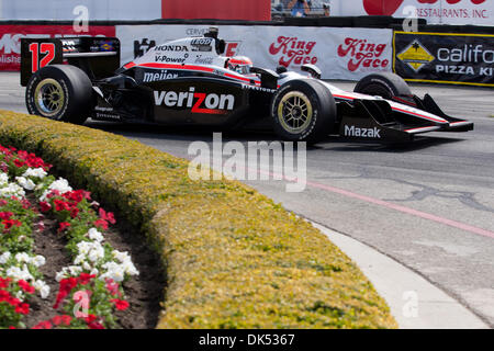 17 avril 2011 - Long Beach, Californie, États-Unis - volonté conducteur de la # 12 Verizon équipe Penske Dallara Honda lors de la course IndyCar Series 37e assemblée annuelle du Grand Prix de Toyota de Long Beach. (Crédit Image : © Brandon Parry/global/ZUMAPRESS.com) Southcreek Banque D'Images