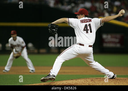 Avril 26, 2011 - Phoenix, Arizona, États-Unis - Arizona Diamondbacks pitcher Daniel Hudson (41) offre un emplacement au cours d'une victoire 7-5 sur les Phillies de Philadelphie à Chase Field à Phoenix, Arizona. (Crédit Image : © inférieur gène/global/ZUMAPRESS.com) Southcreek Banque D'Images