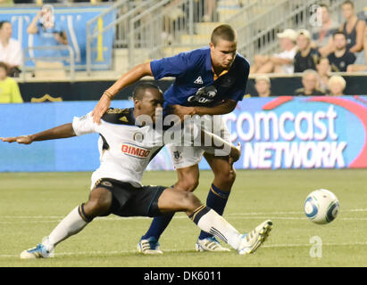 20 juillet 2011 - Chester, PA, USA - Union de Philadelphie a AMBOBI, et joueur d'Everton, Jack Rodwell, lutte pour le ballon dans le match amical entre l'Union et d'Everton qui a eu lieu à l'Union européenne en matière d'accueil, PPL Park à Chester en Pennsylvanie (crédit Image : © Ricky Fitchett/ZUMAPRESS.com) Banque D'Images