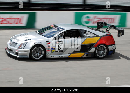 20 mai 2011 - Bowmanville, Ontario, Canada - Andy Pilgrim de Marina Del Rey, FL conduisant le # 8 (GT) course Cadillac Cadillac CTS-V R au cours de l'exercice de la Victoria Day Speedfest Week-end à Mosport International Raceway. (Crédit Image : © Keith Hamilton/ZUMAPRESS.com) Southcreek/mondial Banque D'Images