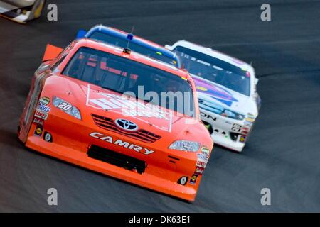 21 mai 2011 - Concord, Caroline du Nord, États-Unis d'Amérique - Sprint Cup Series Joey Logano pilote (20) au cours de la All Star course sur le Charlotte Motor Speedway à Concord, Caroline du Nord (Image Crédit : © Anthony Barham/global/ZUMAPRESS.com) Southcreek Banque D'Images