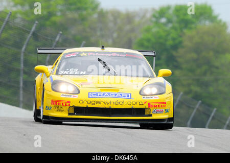 22 mai 2011 - Bowmanville, Ontario, Canada - Mike Skeen de Charlotte, NC conduisant le # 2 (GT) CRP /Cragar Wheels Chevrolet Corvette ZO6 le gagnant de la classe GT de la sixième manche du Championnat du Monde Challenge Pirelli. (Crédit Image : © Keith Hamilton/ZUMAPRESS.com) Southcreek/mondial Banque D'Images