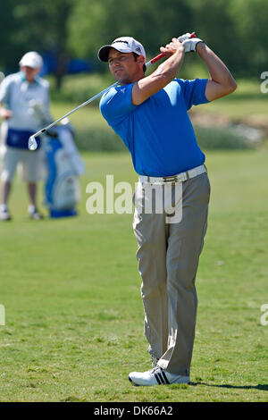 26 mai 2011 - Las Colinas, Texas, US - Sergio Garcia hits son deuxième à partir de la 3e fairway pendant le premier tour de l'HP 2011 Championnat Byron Nelson. (Crédit Image : © Andrew Dieb/global/ZUMAPRESS.com) Southcreek Banque D'Images