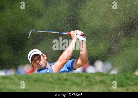 26 mai 2011 - Las Colinas, Texas, US - Sergio Garcia explosion d'une fosse de sable au cours de la première ronde de la HP 2011 Championnat Byron Nelson. (Crédit Image : © Andrew Dieb/global/ZUMAPRESS.com) Southcreek Banque D'Images