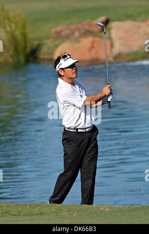 26 mai 2011 - Las Colinas, Texas, US - Charlie Wi hits son tir d'approche à # 18 au cours de la première ronde de la HP 2011 Championnat Byron Nelson. (Crédit Image : © Andrew Dieb/global/ZUMAPRESS.com) Southcreek Banque D'Images