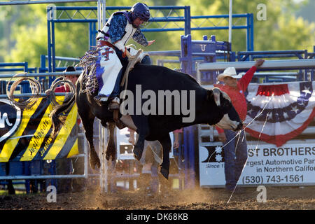 28 mai 2011 - Marysville, Californie, États-Unis - Brett Bush d'Auburn, CA 8002 Manèges à la filature de coton au Stampede Arena Rosser à Marysville, CA. (Crédit Image : © Matt Cohen/ZUMAPRESS.com) Southcreek/mondial Banque D'Images