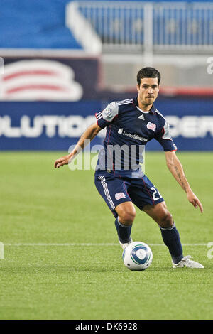 28 mai 2011 - Foxborough, Massachusetts, États-Unis - New England Revolution Benny Feilhaber (Milieu 22) entraîne la balle au champ pendant la première moitié du match entre les New England Revolution et les Los Angeles Galaxy. LA Galaxy a défait le New England Revolution 1 - 0. (Crédit Image : © Mark Fort/global/ZUMAPRESS.com) Southcreek Banque D'Images