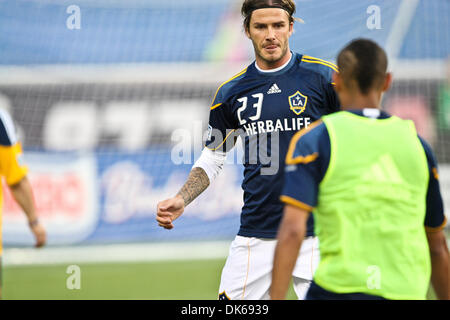 28 mai 2011 - Foxborough, Massachusetts, États-Unis - Los Angeles Galaxy le milieu de terrain David Beckham (23) mêlées avec ses coéquipiers pendant l'échauffement avant-match. LA Galaxy a défait le New England Revolution 1 - 0. (Crédit Image : © Mark Fort/global/ZUMAPRESS.com) Southcreek Banque D'Images