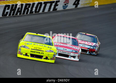 29 mai 2011 - Concord, Caroline du Nord, États-Unis d'Amérique - Sprint Cup Series driver Paul Menard (27) sort de virage 4 au Coca-Cola 600 à Charlotte Motor Speedway à Concord, Caroline du Nord (Image Crédit : © Anthony Barham/global/ZUMAPRESS.com) Southcreek Banque D'Images