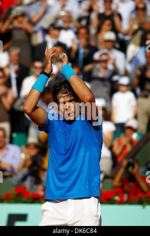 1 juin 2011 - Paris, France - 01/06/11 - Paris France - Rafael Nadal (ESP) bat Robin Soderling (SWE) au cours de la match quart de hommes de l'édition 2011 du tournoi de Roland Garros à Paris. (Crédit Image : © Andrea Ranalli/ZUMAPRESS.com) Southcreek/mondial Banque D'Images