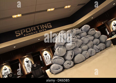 20 juillet 2011 - Kansas City, Kansas, États-Unis - le Sporting KC vestiaire LIVESTRONG Sporting Park avant de Newcastle United de l'EPL se préparent à prendre sur Sporting Kansas City de MLS à leur premier match de leur tournée américaine. LIVESTRONG Sporting Park à Kansas City, Kansas. (Crédit Image : © Tyson Hofsommer/global/ZUMAPRESS.com) Southcreek Banque D'Images