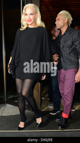Gwen Stefani vêtue d'un top court et collants noirs à Novikov restaurant à Mayfair Gwen fait actuellement la promotion de pas de doute. Banque D'Images