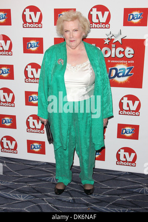 Denise Robertson TVChoice Awards 2011 tenue à l'hôtel Savoy de Londres, Angleterre - 13.09.11 Banque D'Images