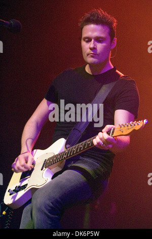 Jon Fratelli vrai nom John Lawler de Henri Salvador effectuant à O2 ABC Glasgow Ecosse - 26.09.12 Banque D'Images