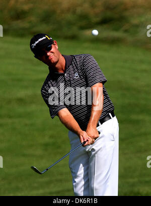 10 juin 2011 - Memphis, TN, États-Unis - 10 juin 2011 - FedEx St.Jude Classic, deuxième tour de jeu. David Mathis plaquettes sur la 7e vert. (Crédit Image : © 1728-1816 Stan/l'appel Commercial/ZUMAPRESS.com) Banque D'Images