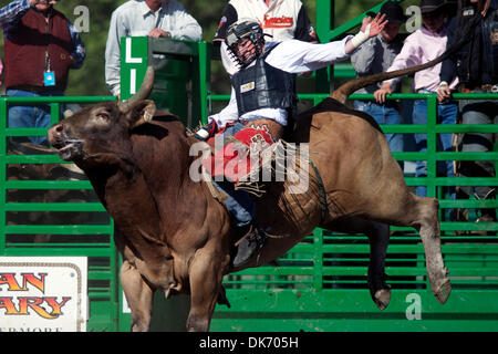 11 juin 2011 - Livermore, Californie, États-Unis - LJ Jenkins de Porum, manèges OK ce souhait à la 93e rodéo annuel Livermore au Robertson Park à Livermore, CA. (Crédit Image : © Matt Cohen/ZUMAPRESS.com) Southcreek/mondial Banque D'Images