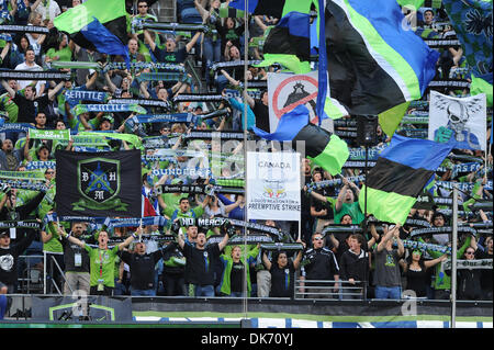 11 juin 2011 - Seattle, Washington, United States of America - Seattle Sounders FC fans juste avant le lancement des Whitecaps de Vancouver et Seattle Sounders FC à Qwest Field. (Crédit Image : © Chris Coulter/ZUMApress.com) Southcreek/mondial Banque D'Images