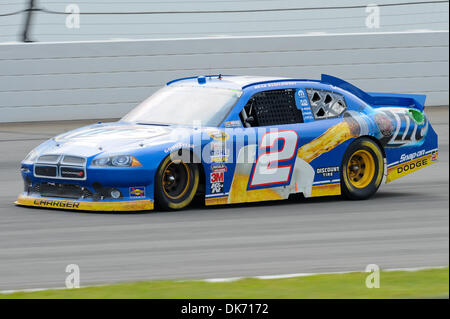 12 juin 2011 - Long Pond, Massachusetts, United States of America - Brad Keselowski conduisant le Penske Racing Dodge # 2 lecteurs autour de la piste pendant la 5-Hour Energy 500 à Pocono Raceway. (Crédit Image : © Brian Freed/ZUMAPRESS.com) Southcreek/mondial Banque D'Images