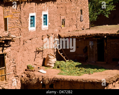 Architecture berbère sur le village de Megdaz souvent appelé le plus beau village de l'Atlas marocain Banque D'Images