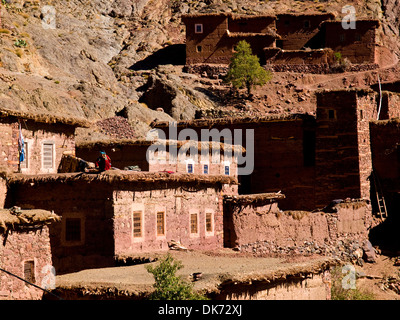 Architecture berbère sur le village de Megdaz souvent appelé le plus beau village de l'Atlas marocain Banque D'Images