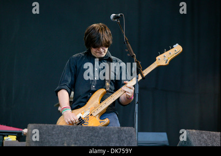 Supergrass effectuant au festival de Glastonbury 2004 Banque D'Images