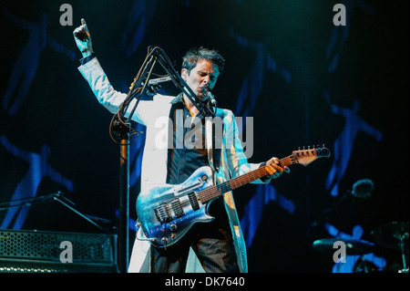 Matt Bellamy du groupe Muse, effectuant au festival de Glastonbury , 2004 Somerset, Angleterre, Banque D'Images