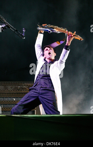 Matt Bellamy du groupe Muse, effectuant au festival de Glastonbury , 2004 Somerset, Angleterre, Banque D'Images