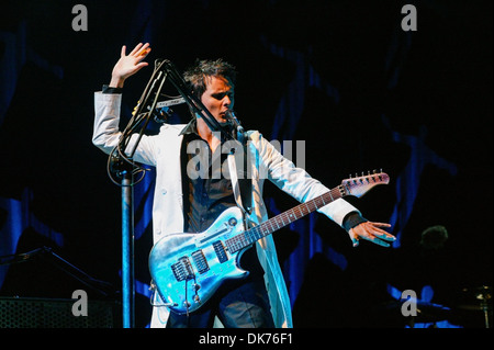 Matt Bellamy du groupe Muse, effectuant au festival de Glastonbury , 2004 Somerset, Angleterre, Banque D'Images