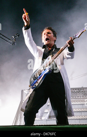 Matt Bellamy du groupe Muse, effectuant au festival de Glastonbury , 2004 Somerset, Angleterre, Banque D'Images