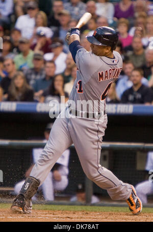 17 juin 2011 - Denver, Colorado, États-Unis - MLB baseball - Detroit Tigers catcher VICTOR MARTINEZ hits lors d'une 6-13 perte pour le Colorado Rockies à Coors Field. (Crédit Image : © Don Senia Murray/ZUMAPRESS.com) Banque D'Images