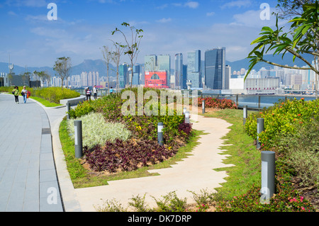 Parc et jardin public sur le toit du nouveau terminal de croisière de Kai Tak à Hong Kong Banque D'Images