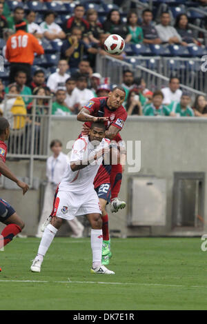 22 juin 2011 - Houston, Texas, États-Unis - United States Terrain J. Jones (13) persues agressivement cette boule. USA défait Panama 1 - 0 en demi-finale de la Gold Cup 2011 au Reliant Stadium de Houston, Texas. (Crédit Image : © Luis Leyva/ZUMAPRESS.com) Southcreek/mondial Banque D'Images