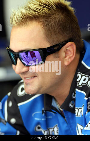 25 juin 2011 - Norwalk, Ohio, États-Unis - Brandon Bernstein sourit tout en signant des autographes. (Crédit Image : © Alan Ashley/ZUMAPRESS.com) Southcreek/mondial Banque D'Images