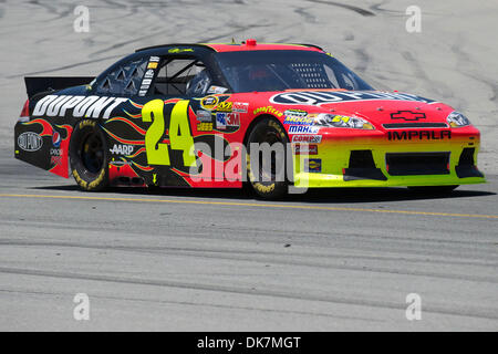 26 juin 2011 - Sonoma, Californie, États-Unis - pilote Hendrick Motorsports Jeff Gordon (24) dans la Chevrolet de DuPont au cours de la Toyota Save Mart 350 à Infineon à Sonoma, CA. (Crédit Image : © Matt Cohen/ZUMAPRESS.com) Southcreek/mondial Banque D'Images